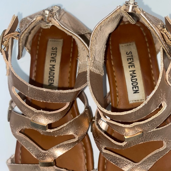 Steven Madden girls sandal - Picture 3 of 5